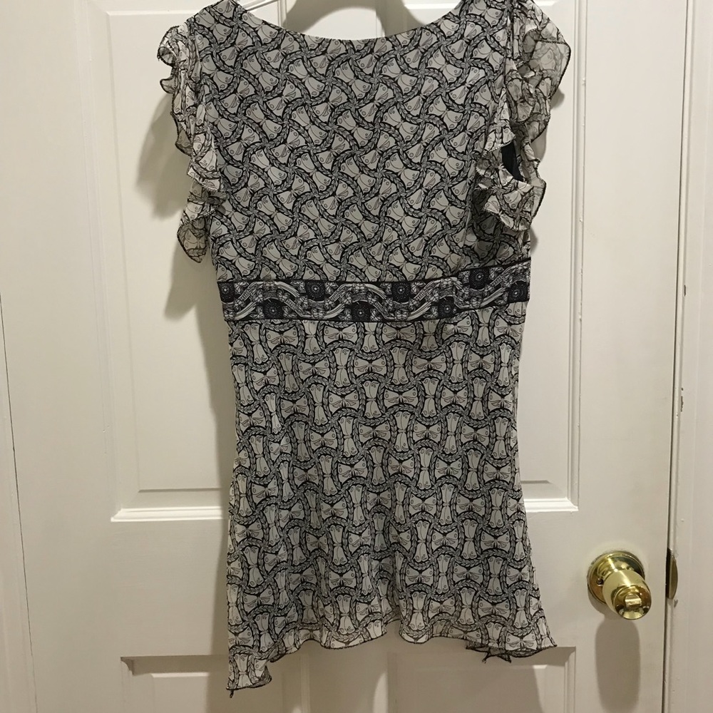 Max Studio Butterfly Patterned Ruffle Top - Picture 4 of 4